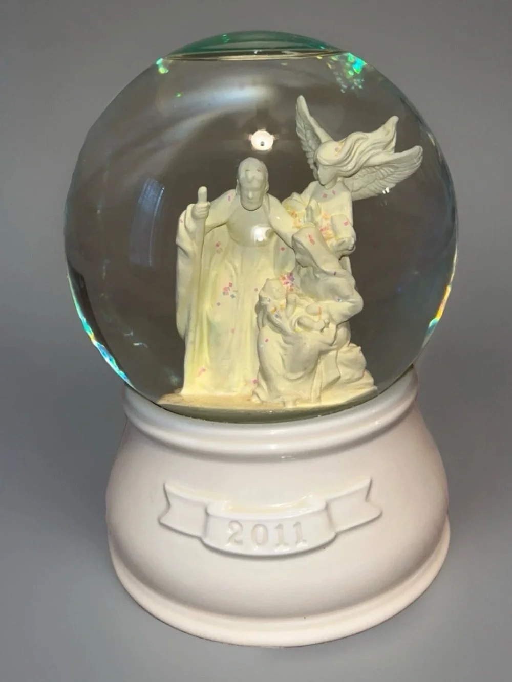 2011 Christmas Water Globe Nativity Musical 